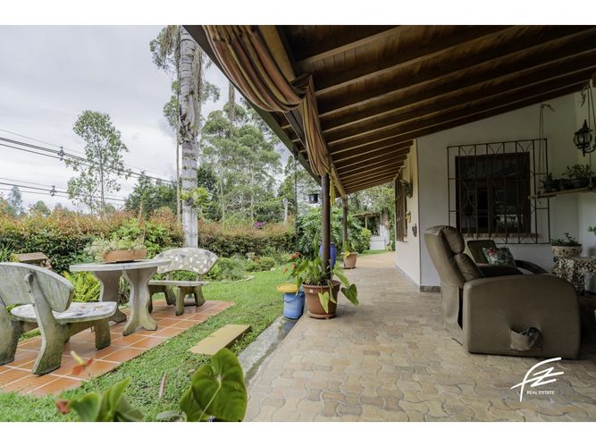 Casa de 4 alcobas en venta en Guarne, 300 m² · foto 4 de 24
