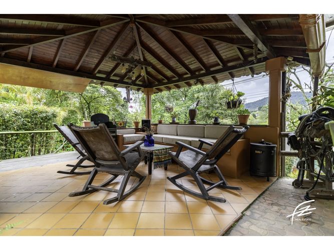 Casa de 4 alcobas en venta en Guarne, 300 m² · foto 6 de 24