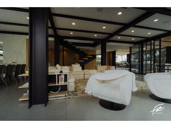 Casa de 5 alcobas en venta en Las Palmas, Envigado, 644 m² · foto 11 de 24