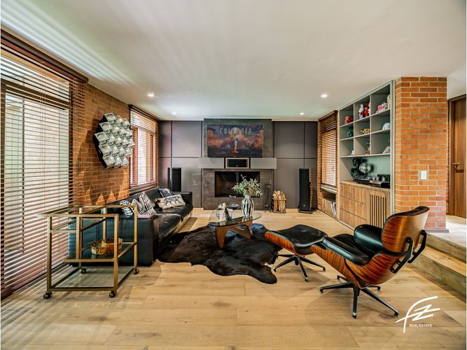 Casa de 2 alcobas en venta en El Poblado, Medellín, 484 m² · foto 4 de 24
