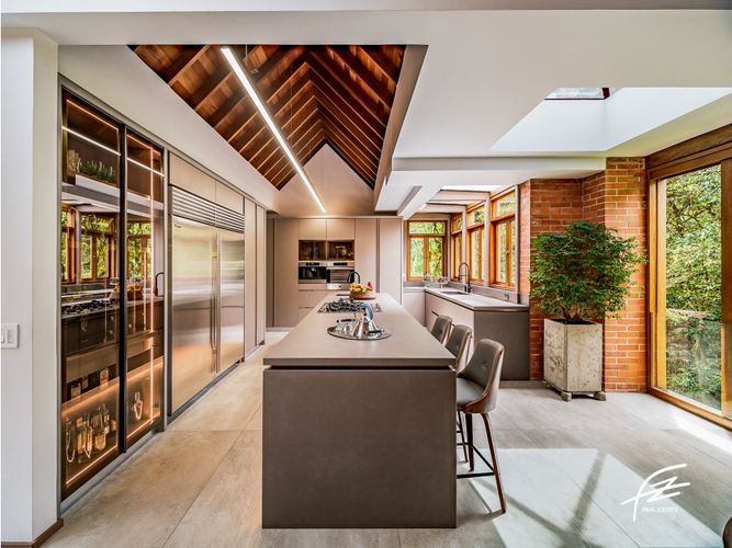 Casa de 2 alcobas en venta en El Poblado, Medellín, 484 m² · foto 9 de 24
