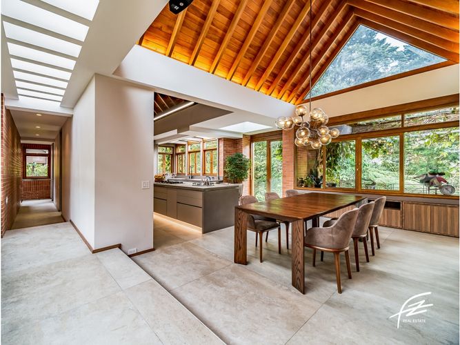 Casa de 2 alcobas en venta en El Poblado, Medellín, 484 m² · foto 12 de 24
