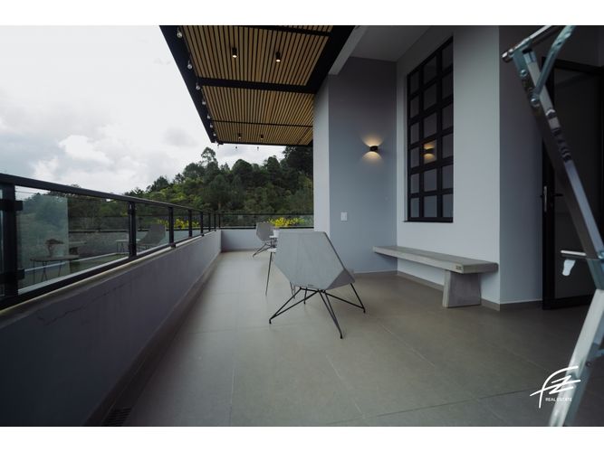 Casa de 5 alcobas en venta en Las Palmas, Envigado, 644 m² · foto 21 de 24