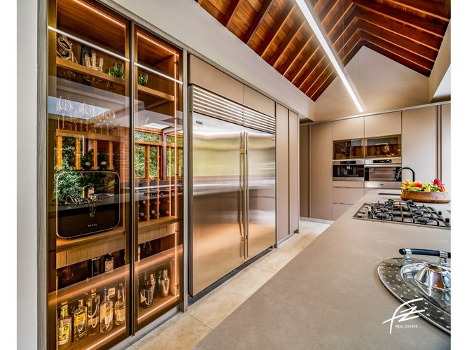 Casa de 2 alcobas en venta en El Poblado, Medellín, 484 m² · foto 15 de 24