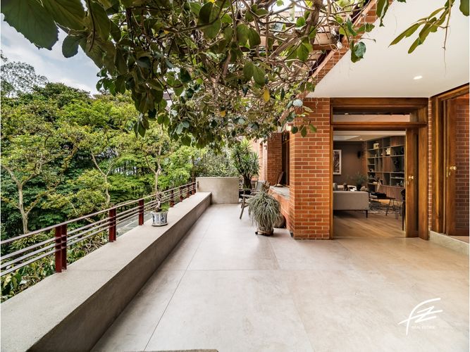 Casa de 2 alcobas en venta en El Poblado, Medellín, 484 m² · foto 17 de 24