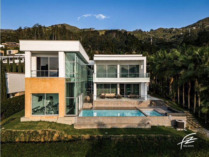 Casa de 7 alcobas en venta en Los Balsos, Medellín, 950 m² · foto 4 de 24