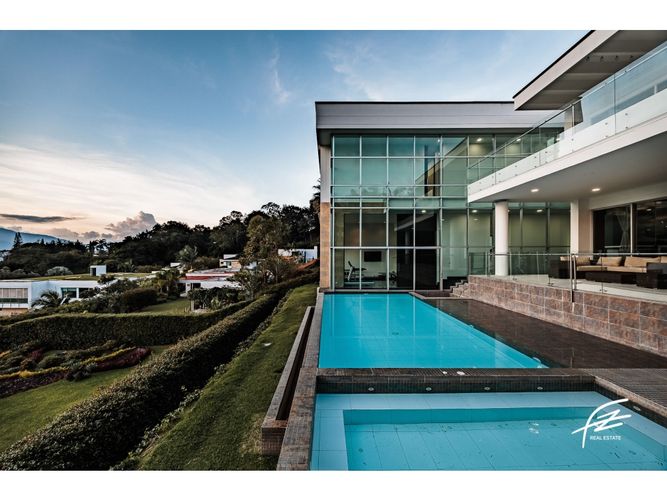 Casa de 7 alcobas en venta en Los Balsos, Medellín, 950 m² · foto 11 de 24