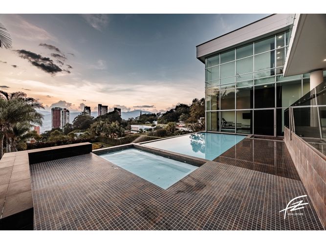 Casa de 7 alcobas en venta en Los Balsos, Medellín, 950 m² · foto 14 de 24