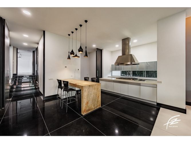 Casa de 7 alcobas en venta en Los Balsos, Medellín, 950 m² · foto 17 de 24