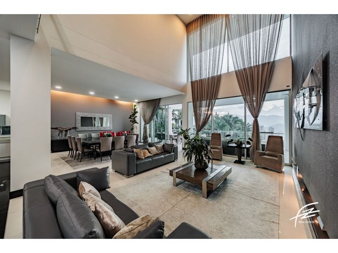 Casa de 7 alcobas en venta en Los Balsos, Medellín, 950 m² · foto 20 de 24