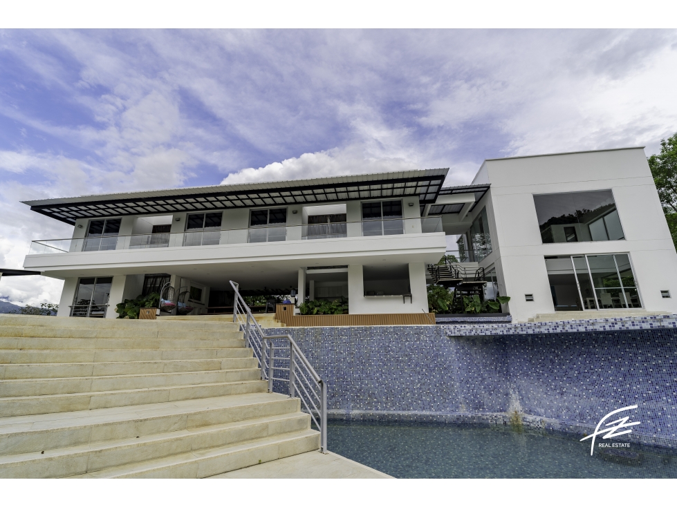 9BR Country House in Santa fe (700 m²) for Sale - 2