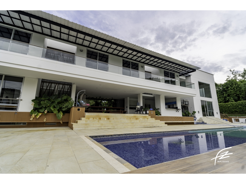 9BR Country House in Santa fe (700 m²) for Sale - 3