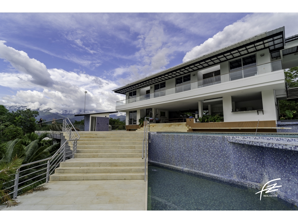 9BR Country House in Santa fe (700 m²) for Sale - 4