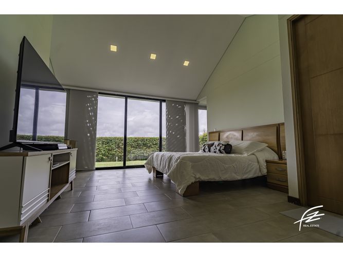 Casa de 4 alcobas en venta en San Felix, Bello, 300 m² · foto 3 de 24