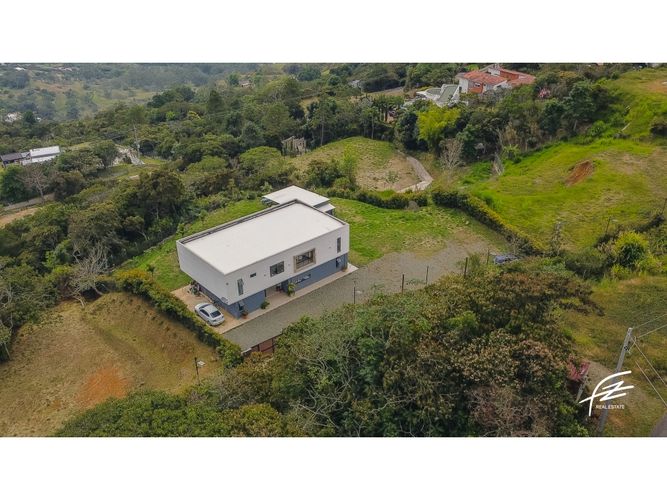 Casa de 4 alcobas en venta en Buenavista, Bello, 395 m² · foto 4 de 13