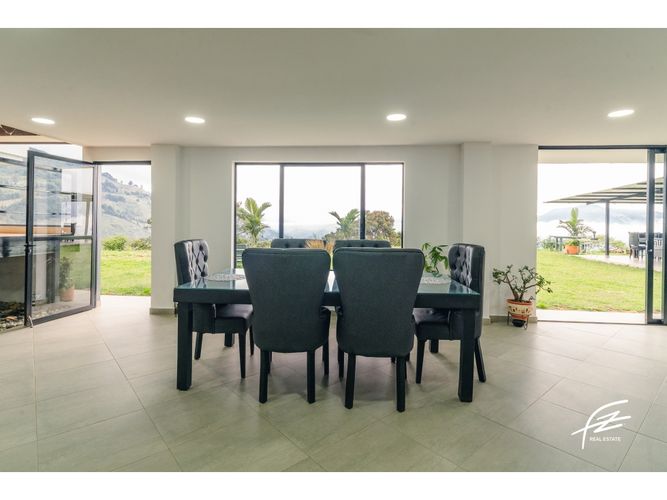 Casa de 4 alcobas en venta en Buenavista, Bello, 395 m² · foto 6 de 13