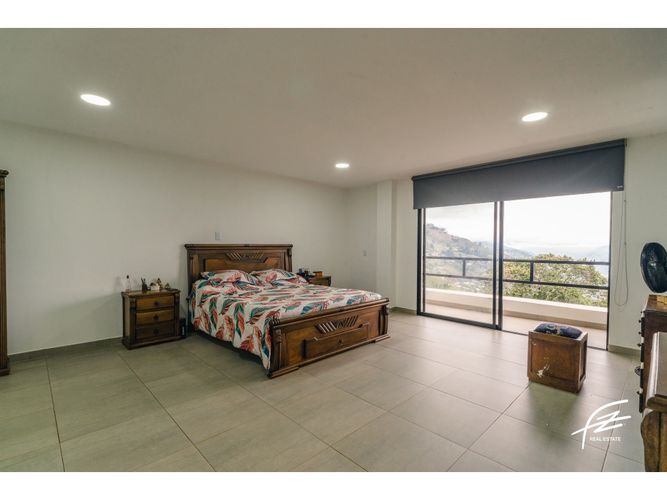 Casa de 4 alcobas en venta en Buenavista, Bello, 395 m² · foto 11 de 13