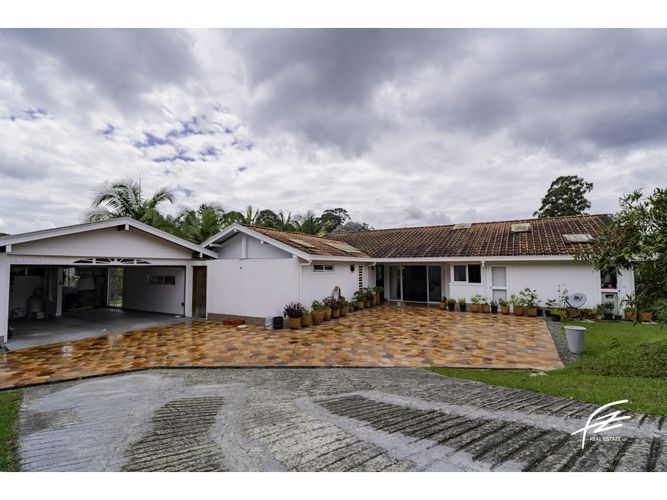 Finca en venta en El Carmen De Viboral, El Carmen de Viboral, 320 m² · foto 5 de 24