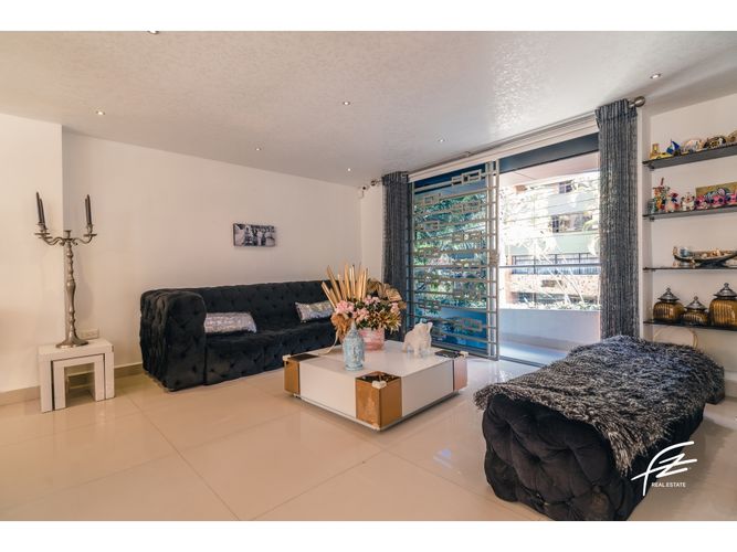 Casa de 4 alcobas en venta en Laureles, Medellín, 440 m² · foto 12 de 24