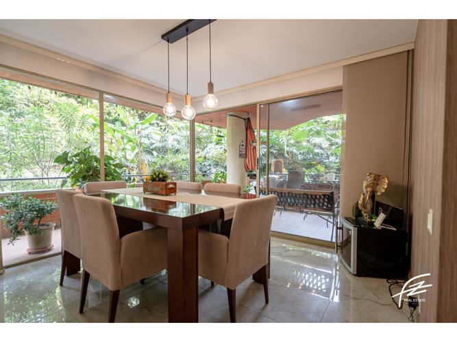 Apartamento de 4 alcobas en venta en El Poblado, Medellín, 201 m² · foto 3 de 24