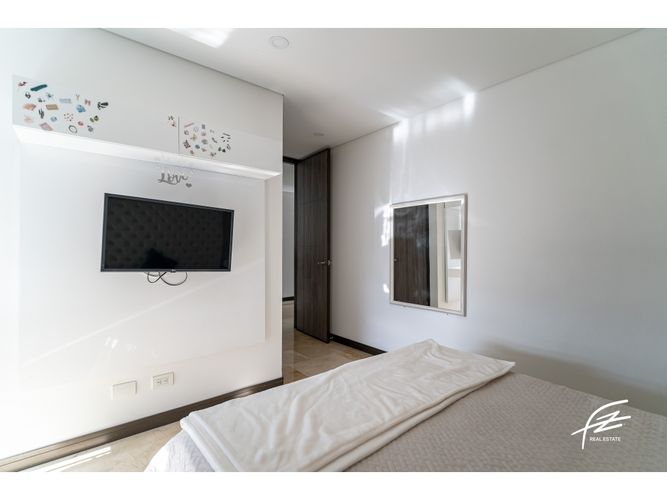 Apartamento en venta en El Poblado, Medellín · foto 2 de 20