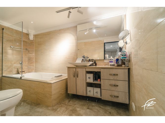 Casa de 4 alcobas en venta en Laureles, Medellín, 440 m² · foto 24 de 24
