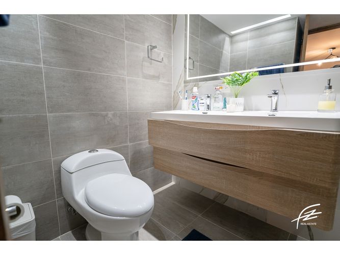 Apartamento de 4 alcobas en venta en El Poblado, Medellín, 201 m² · foto 9 de 24