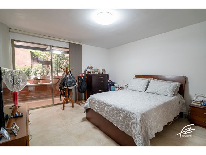 Apartamento de 4 alcobas en venta en El Poblado, Medellín, 201 m² · foto 12 de 24