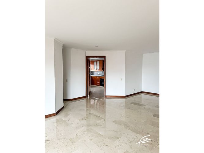 Apartamento de 3 alcobas en venta en Florida Nueva, Medellín, 180 m² · foto 13 de 24