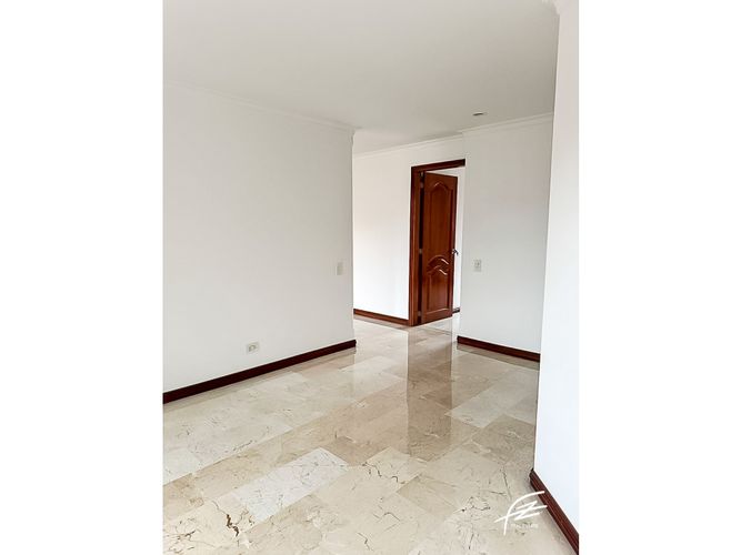 Apartamento de 3 alcobas en venta en Florida Nueva, Medellín, 180 m² · foto 15 de 24