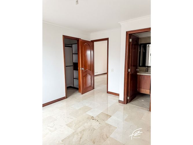 Apartamento de 3 alcobas en venta en Florida Nueva, Medellín, 180 m² · foto 17 de 24