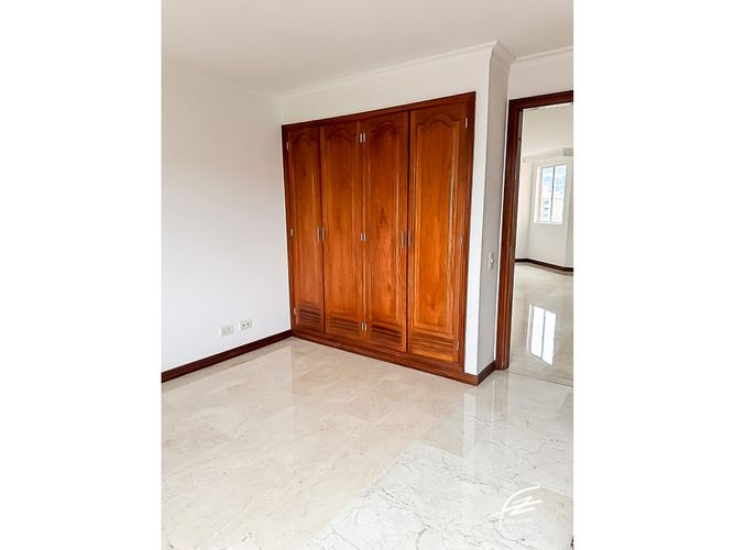 Apartamento de 3 alcobas en venta en Florida Nueva, Medellín, 180 m² · foto 18 de 24