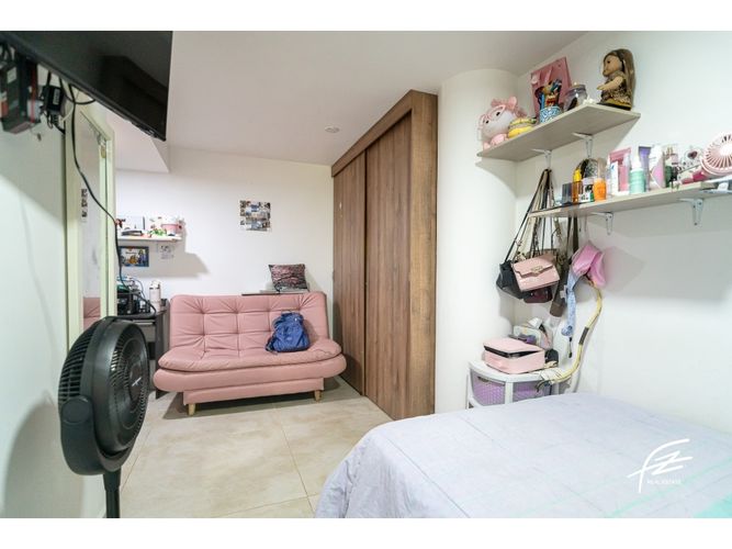 Apartamento de 4 alcobas en venta en El Poblado, Medellín, 201 m² · foto 18 de 24