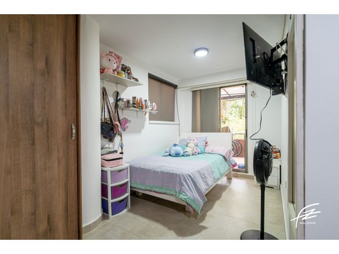 Apartamento de 4 alcobas en venta en El Poblado, Medellín, 201 m² · foto 19 de 24