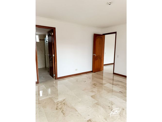 Apartamento de 3 alcobas en venta en Florida Nueva, Medellín, 180 m² · foto 20 de 24