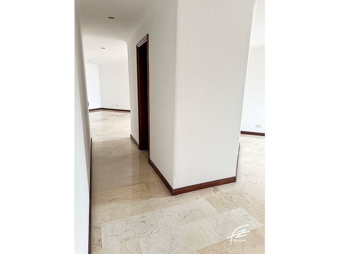 Apartamento de 3 alcobas en venta en Florida Nueva, Medellín, 180 m² · foto 21 de 24