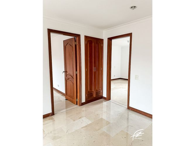 Apartamento de 3 alcobas en venta en Florida Nueva, Medellín, 180 m² · foto 22 de 24