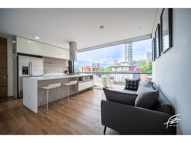 Apartamento en venta en El Poblado, Medellín · foto 2 de 23