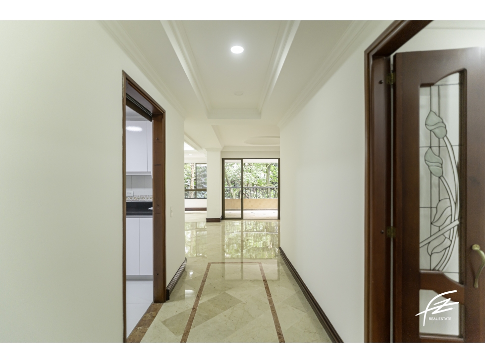 Apartamento en venta en El Poblado, Medellín · foto 12 de 24
