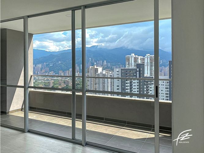 Apartamento de 2 alcobas en venta en San Juan Bautista, Itagüí, 75 m² · foto 2 de 12