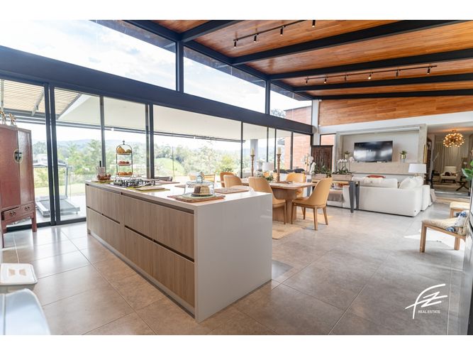 Casa de 3 alcobas en venta en El Retiro, 358 m² · foto 12 de 24