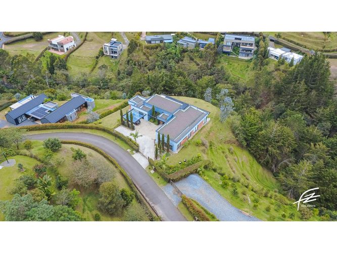 Casa de 3 alcobas en venta en El Retiro, 358 m² · foto 21 de 24