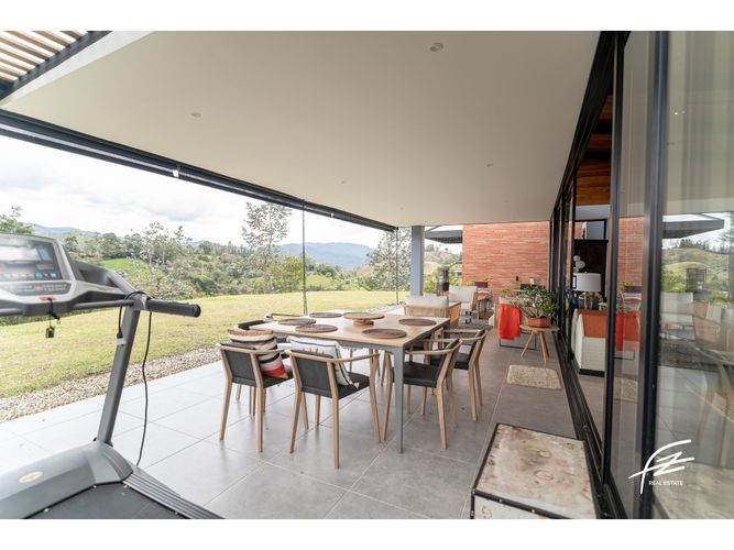 Casa de 3 alcobas en venta en El Retiro, 358 m² · foto 24 de 24