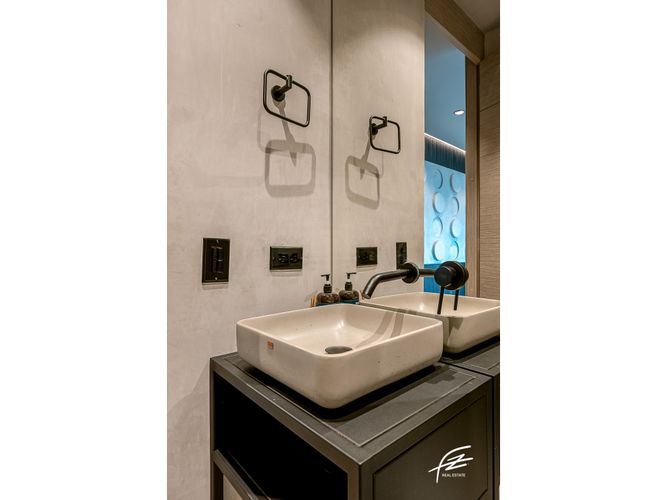 Apartamento de 3 alcobas en venta en El Poblado, Medellín, 140 m² · foto 2 de 24