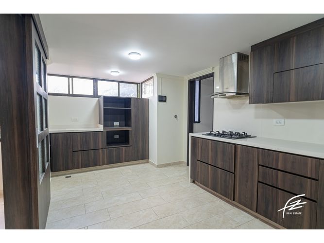 Apartamento de 3 alcobas en venta en El Poblado, Medellín, 114 m² · foto 6 de 18
