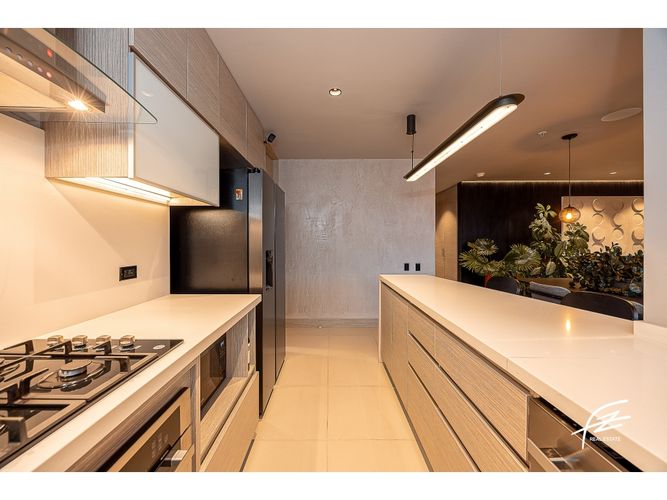 Apartamento de 3 alcobas en venta en El Poblado, Medellín, 140 m² · foto 6 de 24