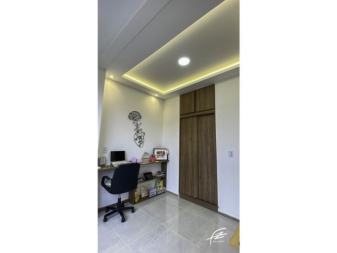 Edificio en venta en Colombia, Manizales, 1860 m² · foto 8 de 24