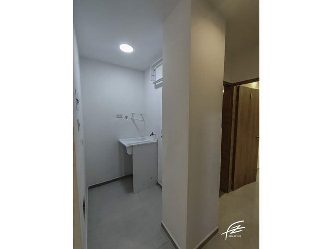 Edificio en venta en Colombia, Manizales, 1860 m² · foto 23 de 24