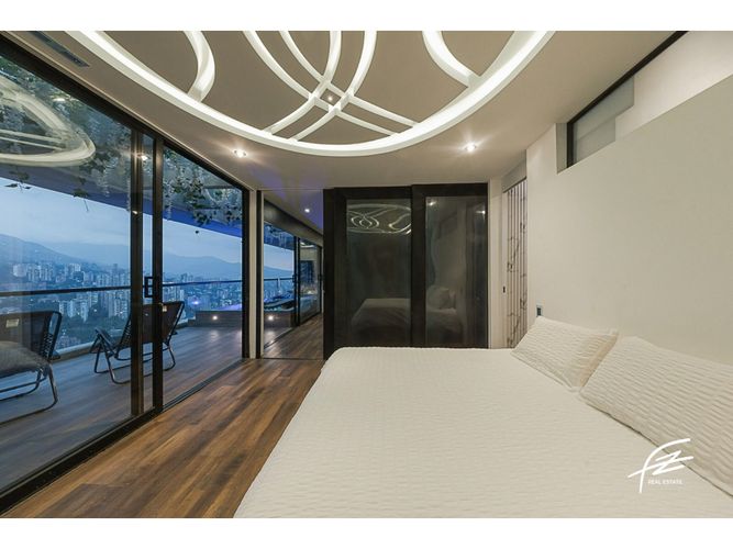 Apartamento en venta en El Poblado, Medellín · foto 3 de 24