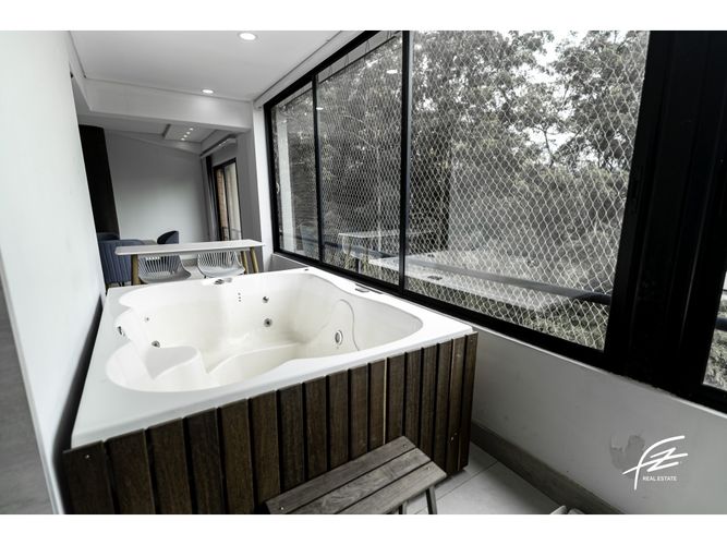 Apartamento de 3 alcobas en venta en El Poblado, Medellín, 245 m² · foto 6 de 22